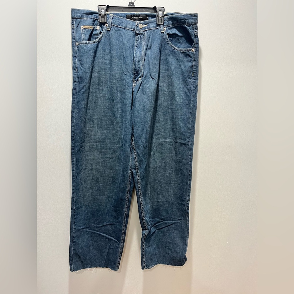 Calvin‎ Klein men's blue denim Jeans Easy Fit, Size 38